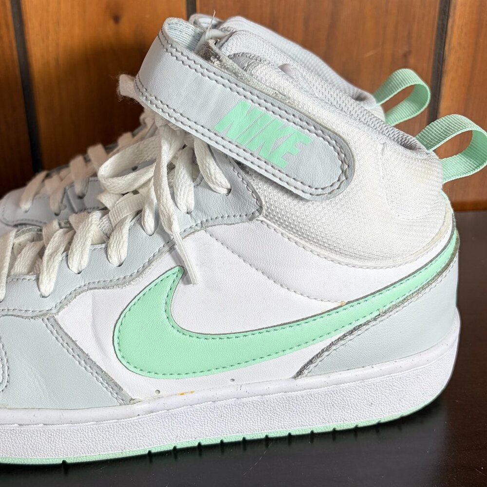 Nike Kids Court Borough Mid 2 Sneakers White/Mint/Gray Sz 6Y - GUC